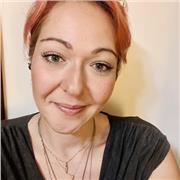 Laureanda in psicologia impartisce lezioni di italiano a studenti di scuola primaria e secondaria di primo e secondo grado